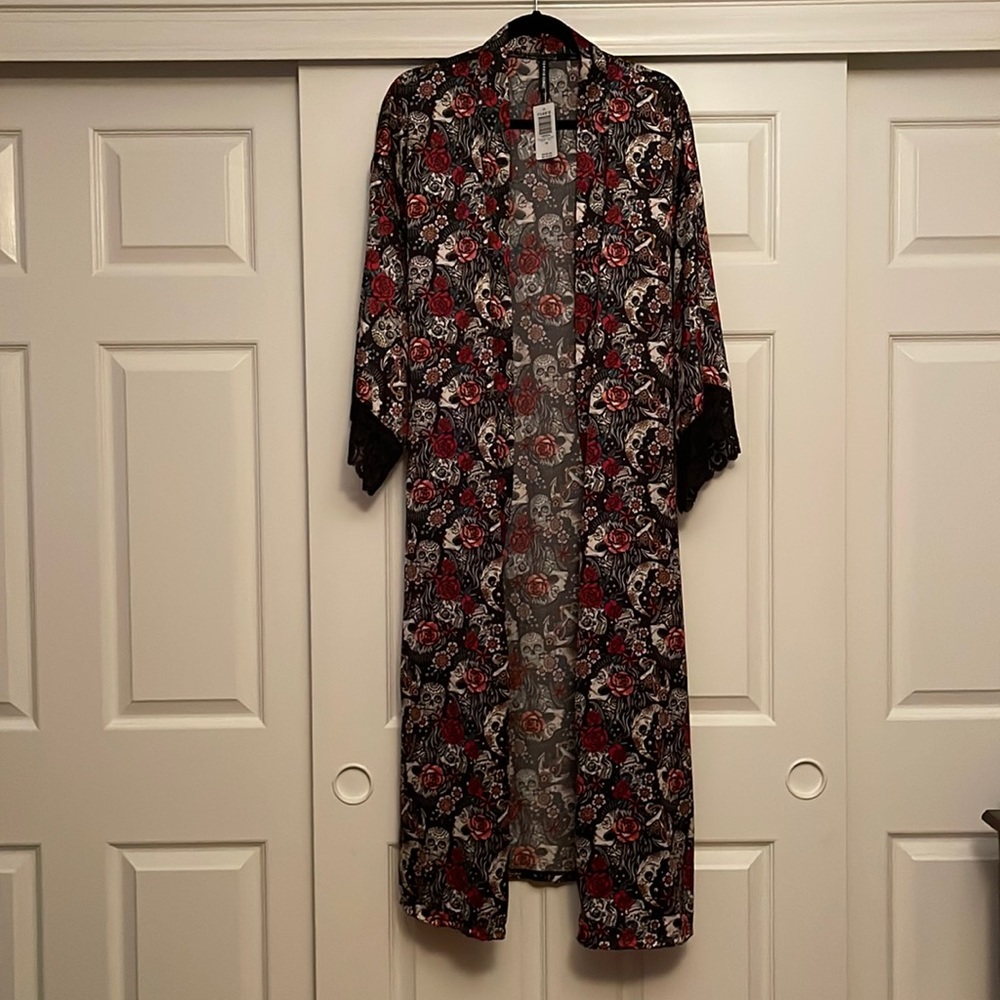 New with tags day of the dead skull kimono with lace accents